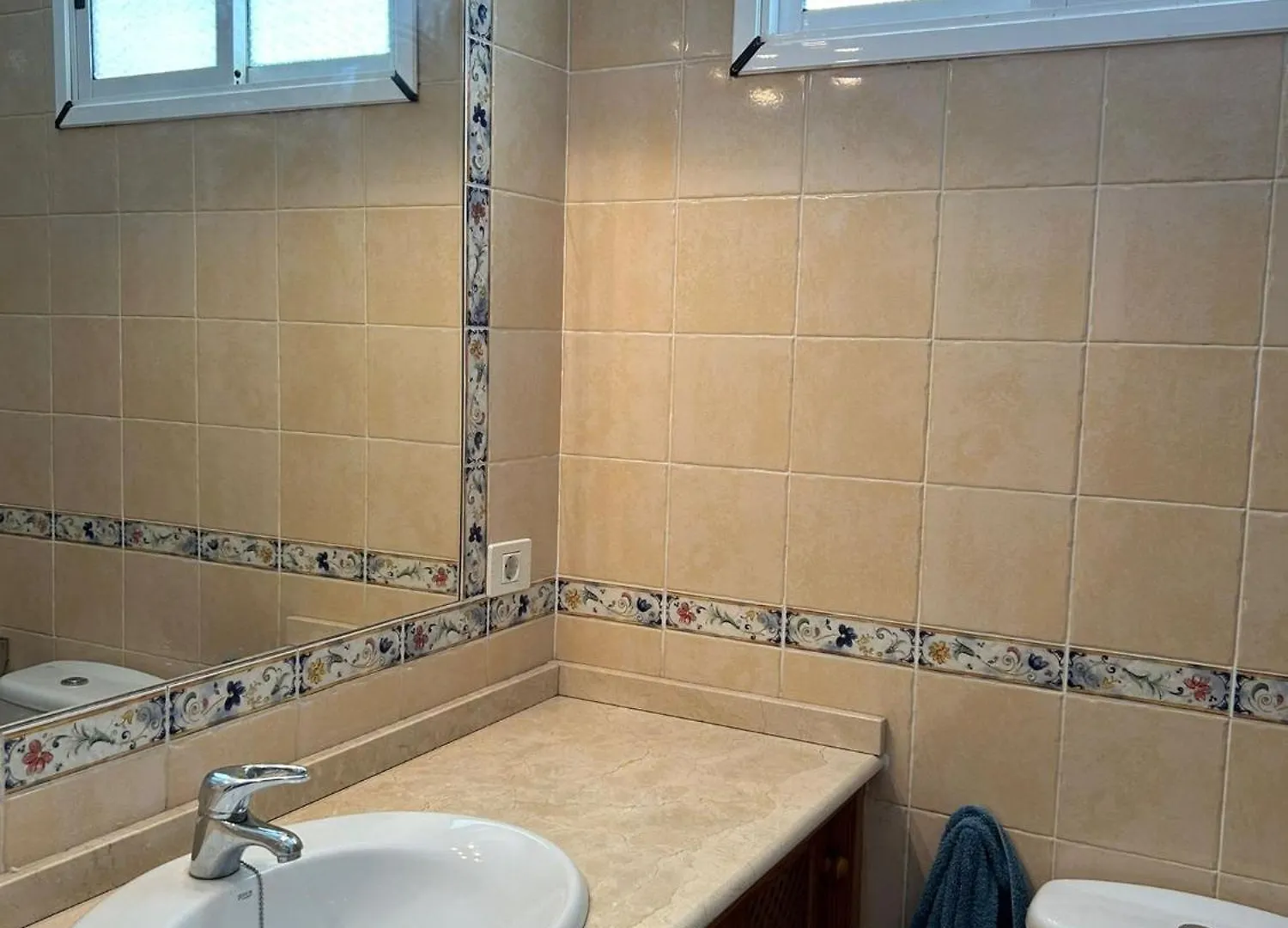 Prime Beachfront Location, Free Parking, Steps To The Sand Los Cristianos