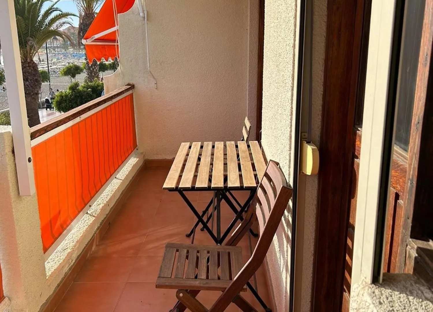 Prime Beachfront Location, Free Parking, Steps To The Sand Los Cristianos  0*, Los Cristianos (Tenerife) Spagna