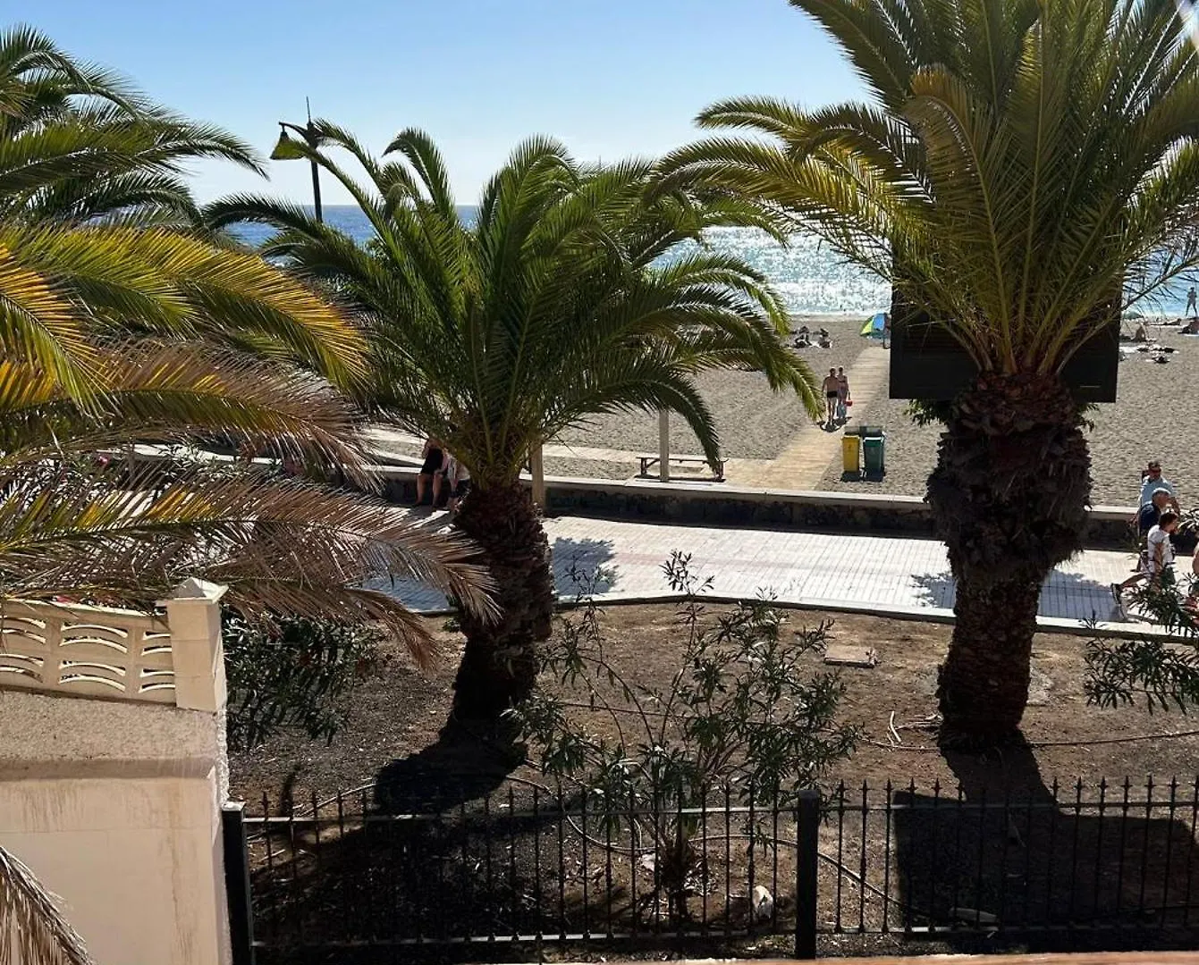 Prime Beachfront Location, Free Parking, Steps To The Sand Los Cristianos  Los Cristianos (Tenerife)