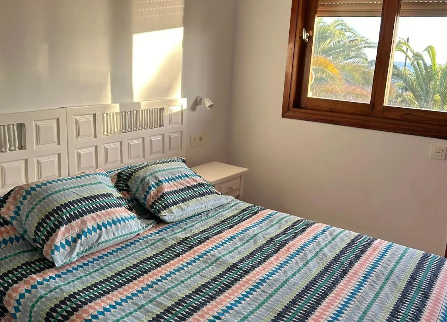 Prime Beachfront Location, Free Parking, Steps To The Sand Los Cristianos Apartman